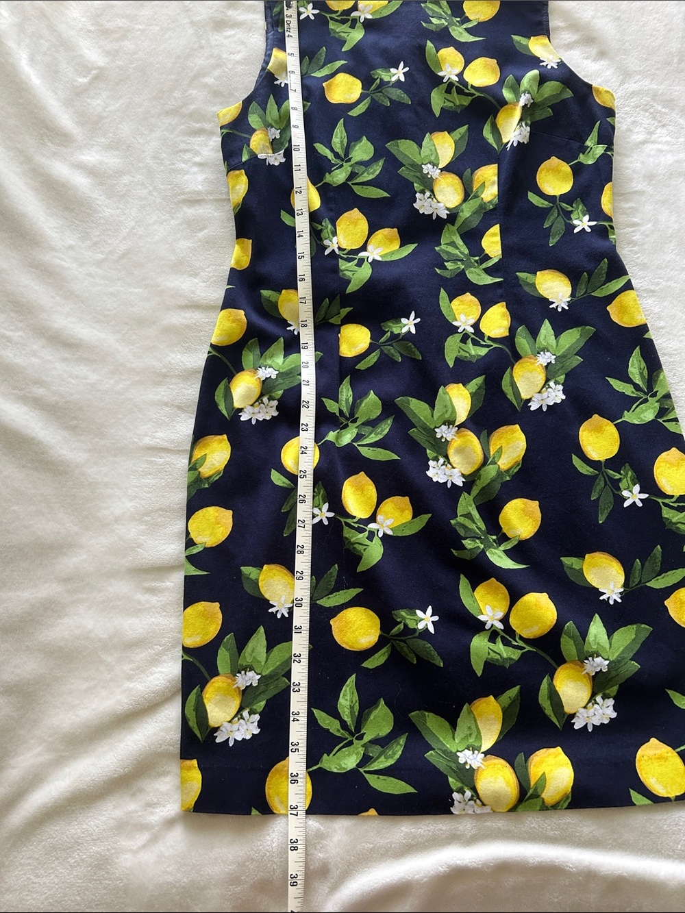Chetta B Sleeveless Lemon
Print Dress Navy Blue White
Blossoms Size 8 - Picture 8 of 10